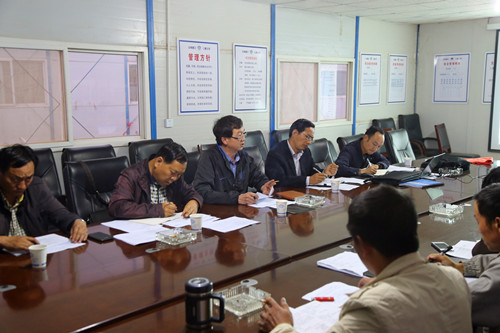 公司在滇池國(guó)際會(huì)展中心項(xiàng)目部召開(kāi)建設(shè)工作推進(jìn)會(huì)