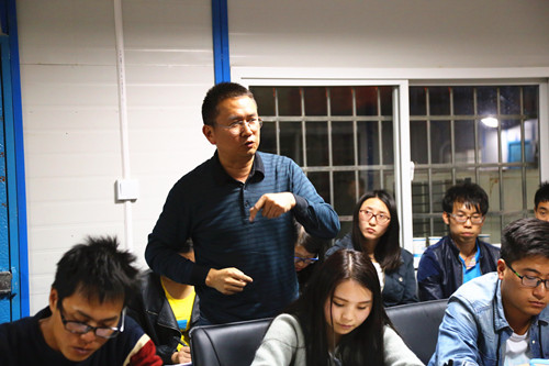 擰緊思想“總開關(guān)”——公司黨委書記倪燦華到昭通棚改項目部為項目一線職工上黨課