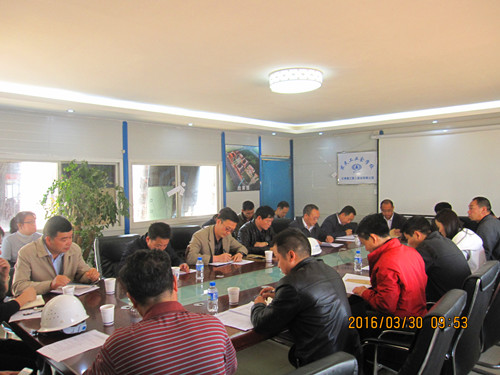 昆發(fā)展董事長(zhǎng)曾鋒一行檢查指導(dǎo)宜良文體商貿(mào)城項(xiàng)目建設(shè)工作