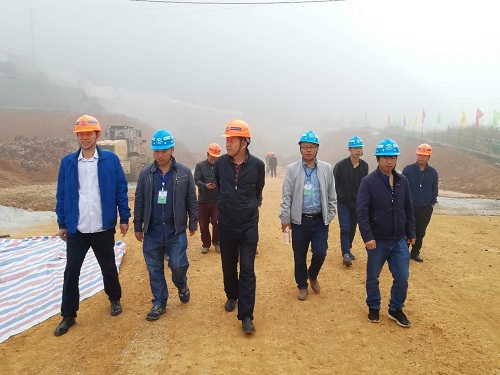 公司領(lǐng)導(dǎo)到廣那高速公路項(xiàng)目調(diào)研