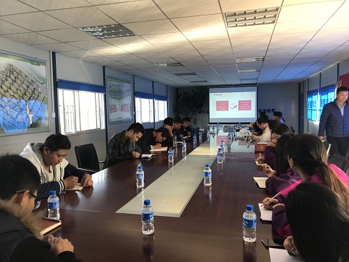 宜良縣棚改項(xiàng)目臨時黨支部組織學(xué)習(xí)貫徹黨的十九大精神