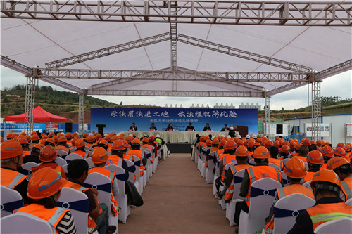 保護農民工 學法防風險—省農民工學法用法進工地活動在云南財經大學安寧校區(qū)項目舉辦