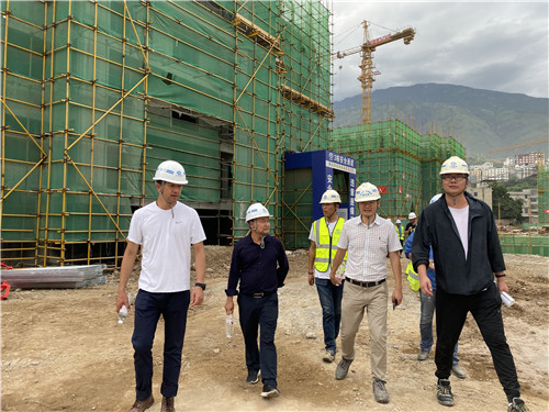 集團領(lǐng)導帶隊到十七直巧家北門項目開展拉網(wǎng)式排查工作