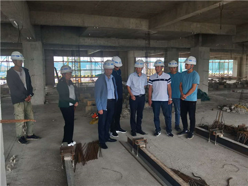 陳定華調(diào)研楚雄本寬大廈建設(shè)項(xiàng)目