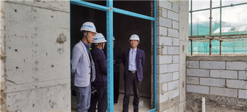 陳定華調(diào)研香格里拉“月光城”小鎮(zhèn)建設(shè)項(xiàng)目