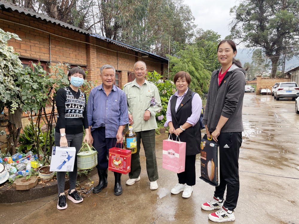 【我為群眾辦實事】退管會慰問退離休干部職工