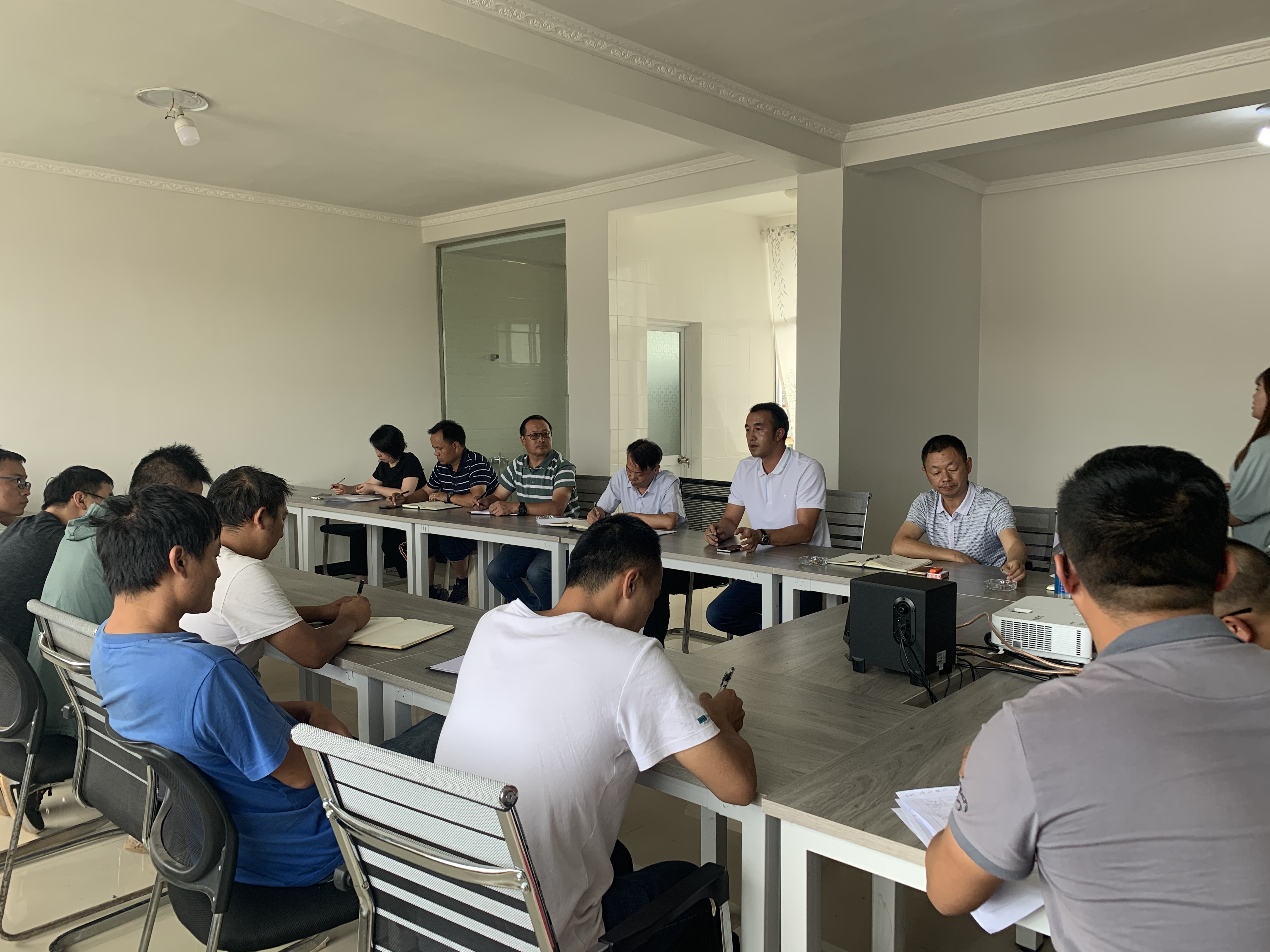 【我為群眾辦實(shí)事】陳定華一行調(diào)研麗江市第二中學(xué)建設(shè)項(xiàng)目