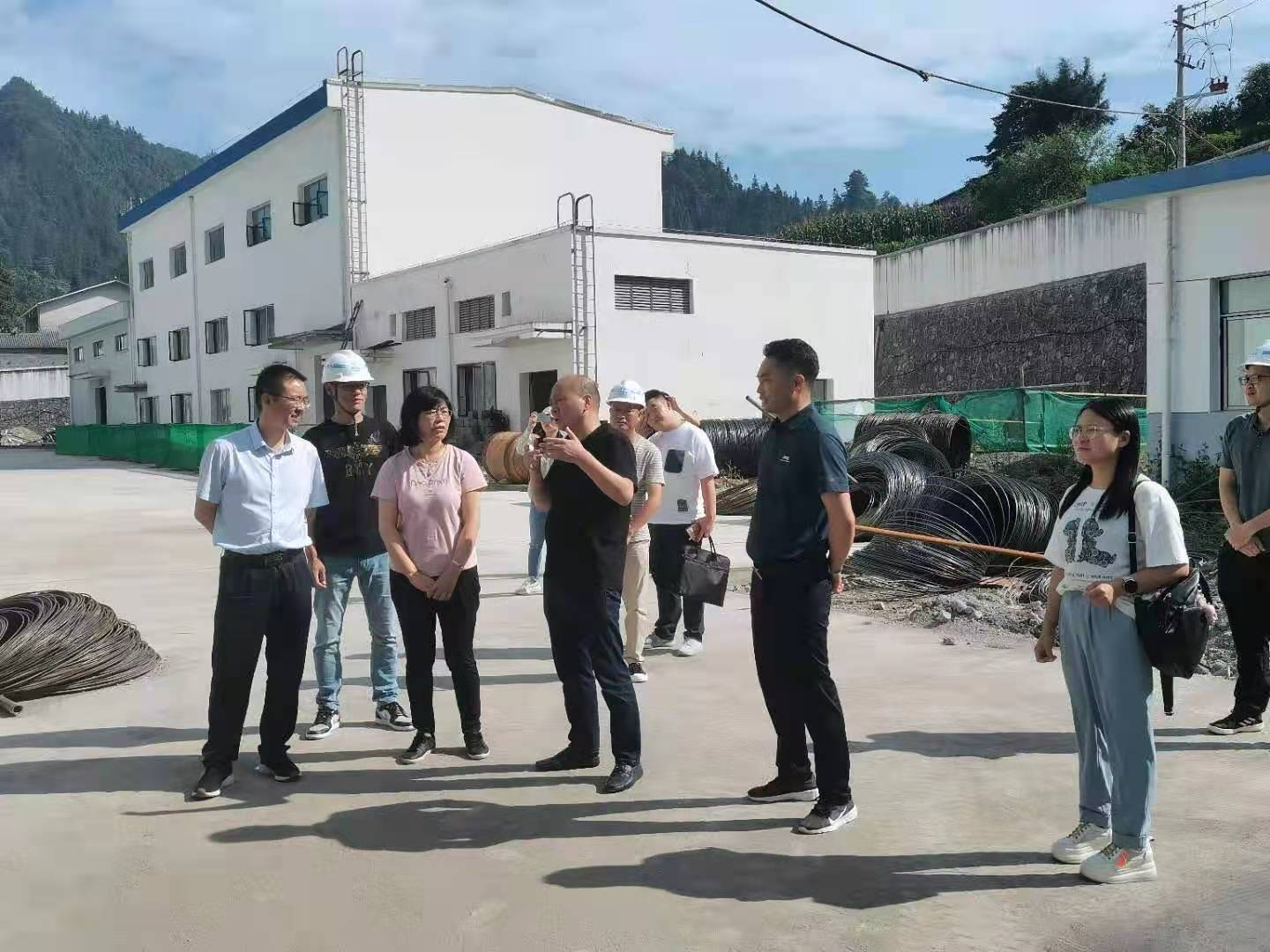 【調(diào)研檢查】省發(fā)改委經(jīng)貿(mào)處副處長貫冬梅率隊到威信縣糧食倉儲設(shè)施建設(shè)項目調(diào)研