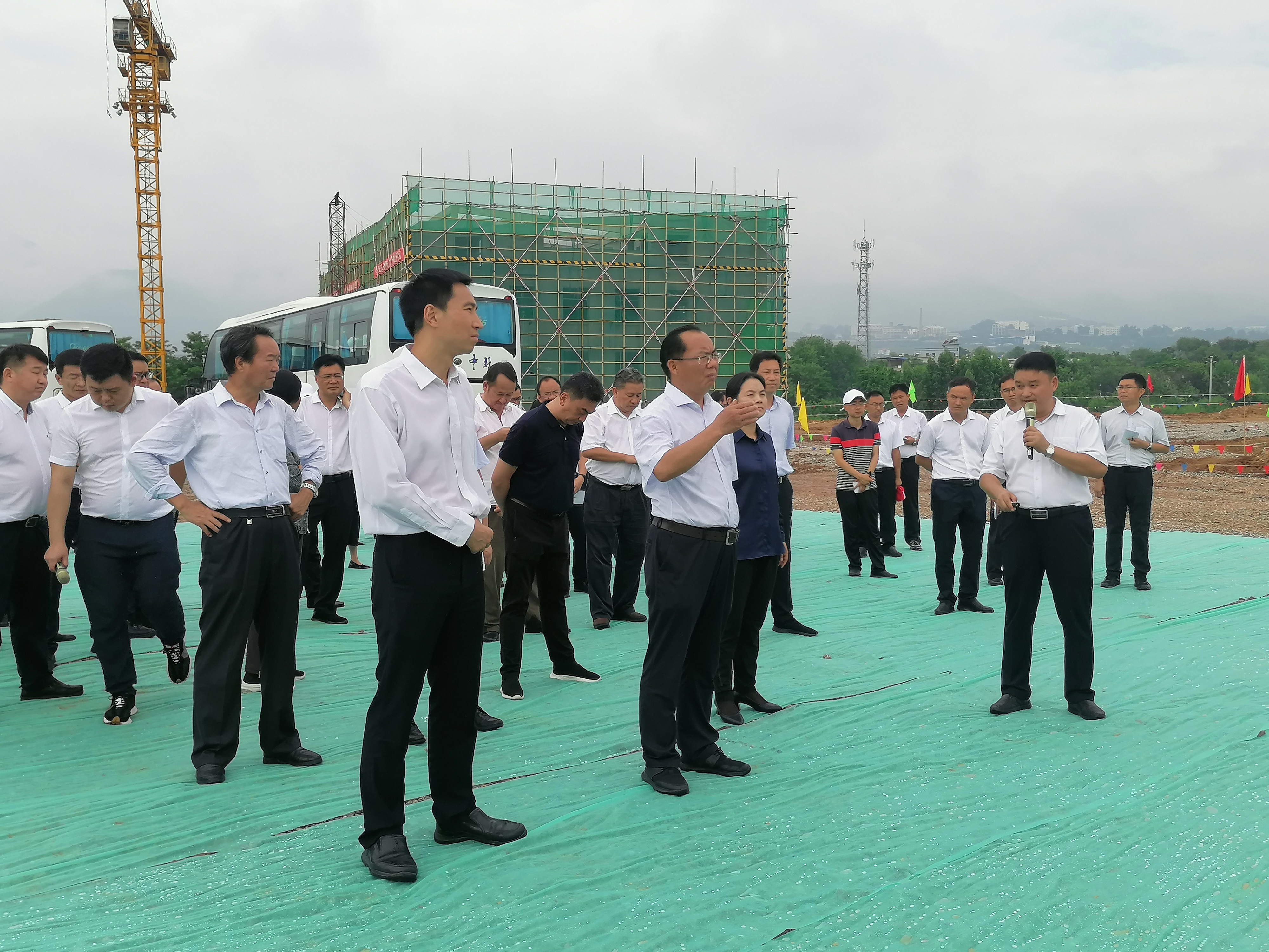 【調(diào)研檢查】玉溪市市委書記王力一行到元江縣人民醫(yī)院遷建項目考察調(diào)研