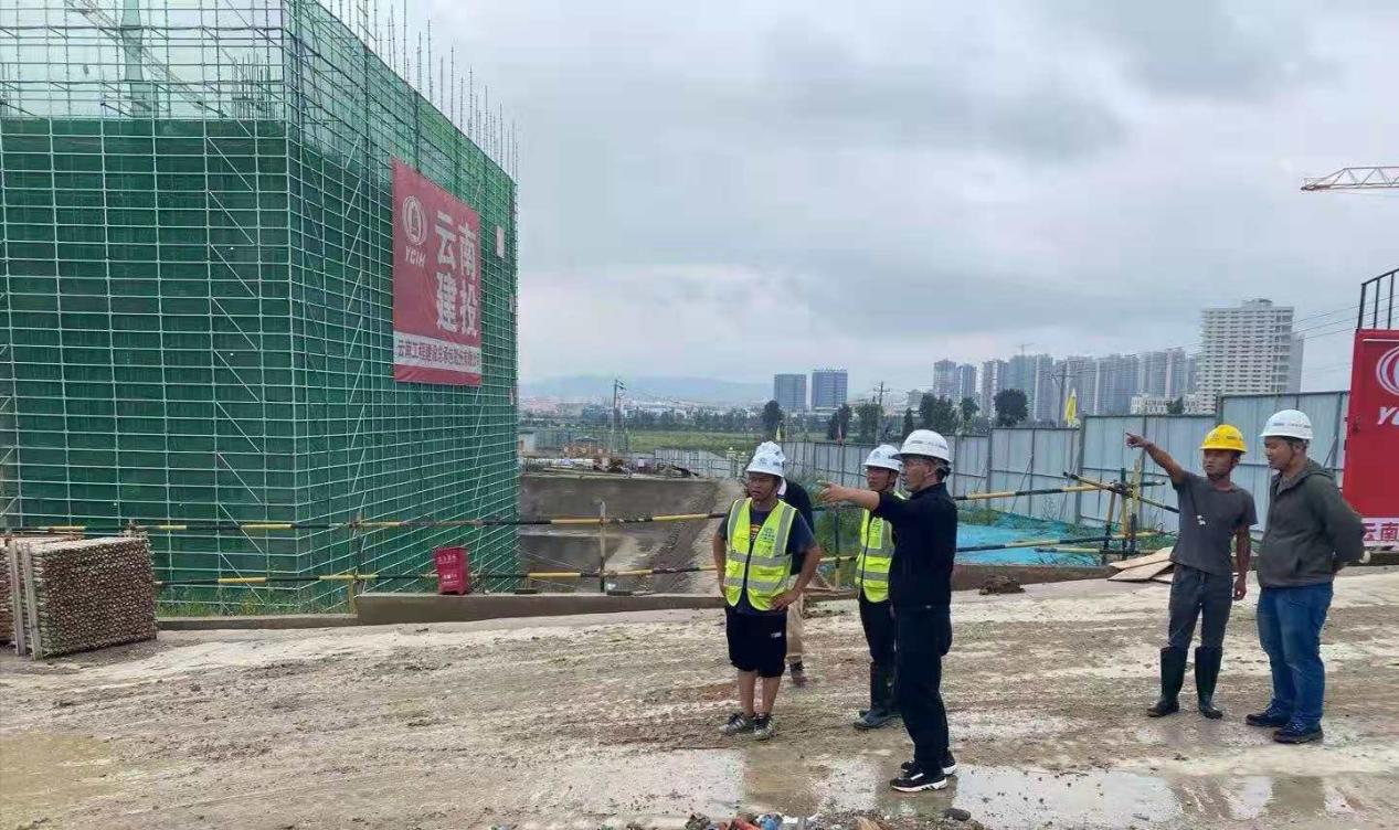 【我為群眾辦實事】公司領(lǐng)導(dǎo)調(diào)研檢查曲靖醫(yī)療中心項目