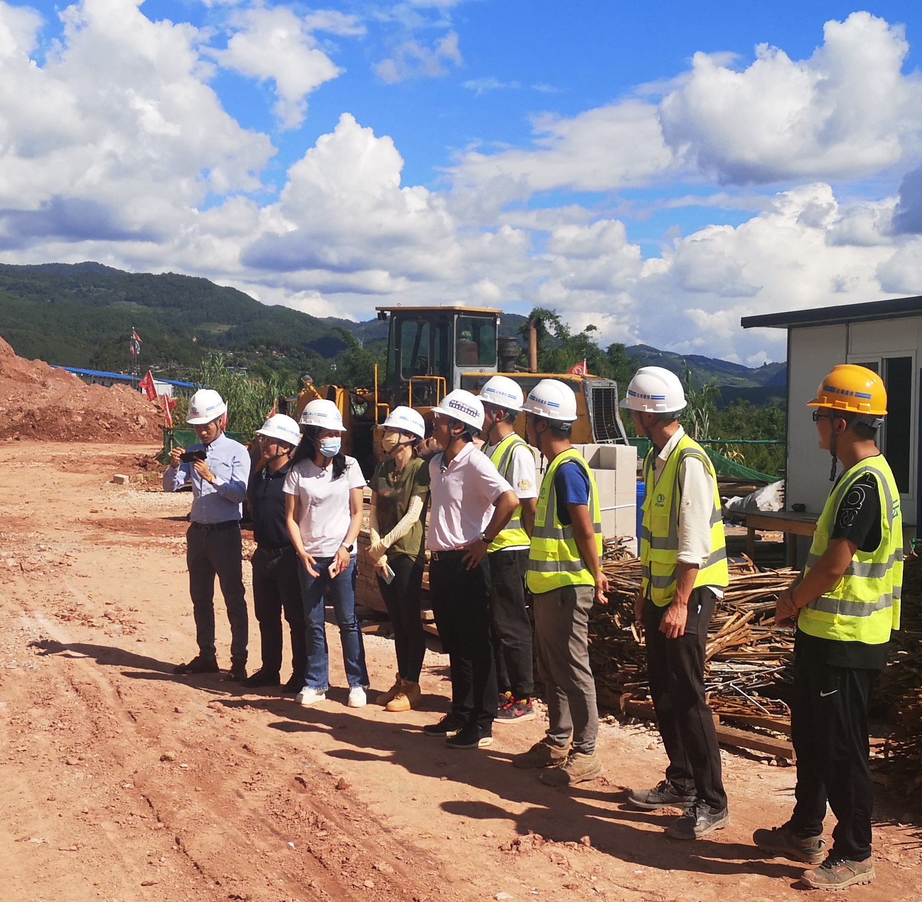 【我為群眾辦實(shí)事】萬(wàn)向遵一行調(diào)研瀾滄縣傳染病醫(yī)院建設(shè)項(xiàng)目