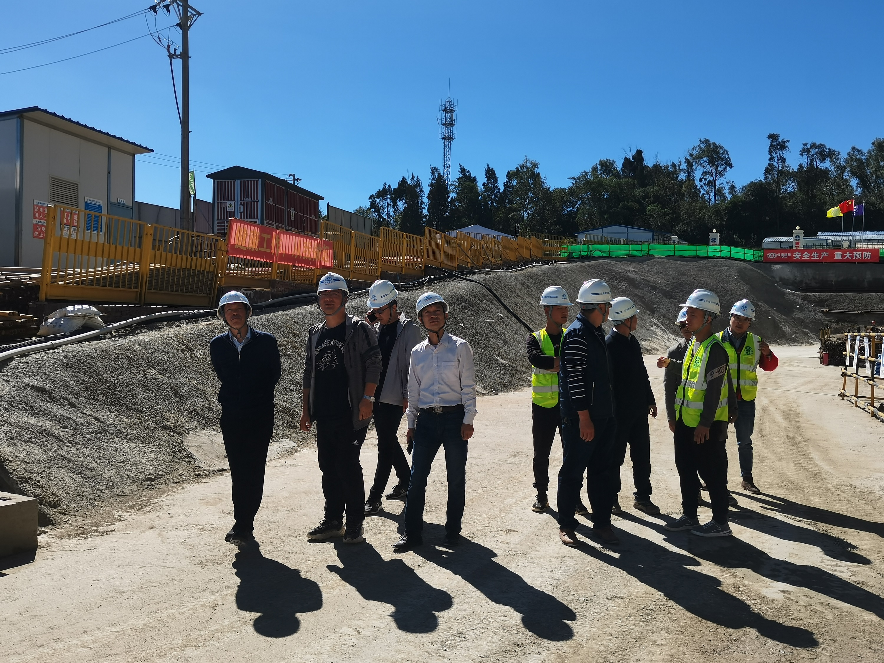 【我為群眾辦實(shí)事】陳定華、董學(xué)友一行調(diào)研檢查曲靖醫(yī)療中心建設(shè)項(xiàng)目