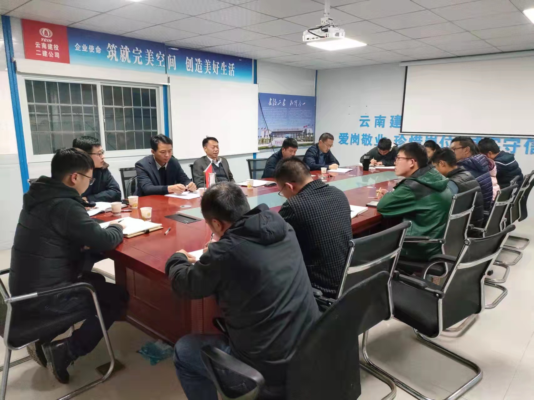 【我為群眾辦實(shí)事】陳定華一行到永善縣棚戶區(qū)改造桐堡片區(qū)回遷安置房建設(shè)項(xiàng)目調(diào)研