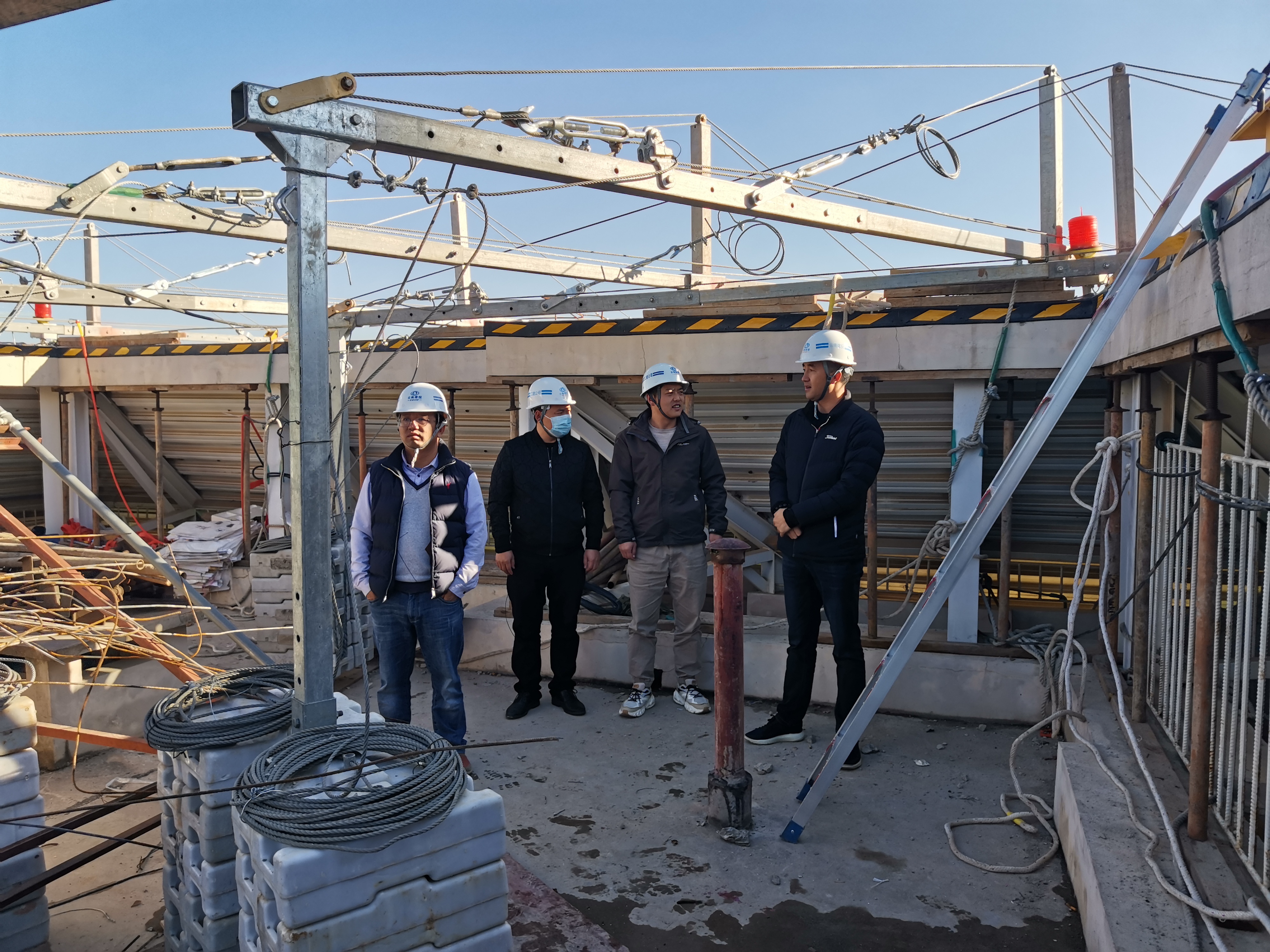 【我為群眾辦實事】公司領(lǐng)導(dǎo)調(diào)研福澤雅苑琉璃瓦拆除項目