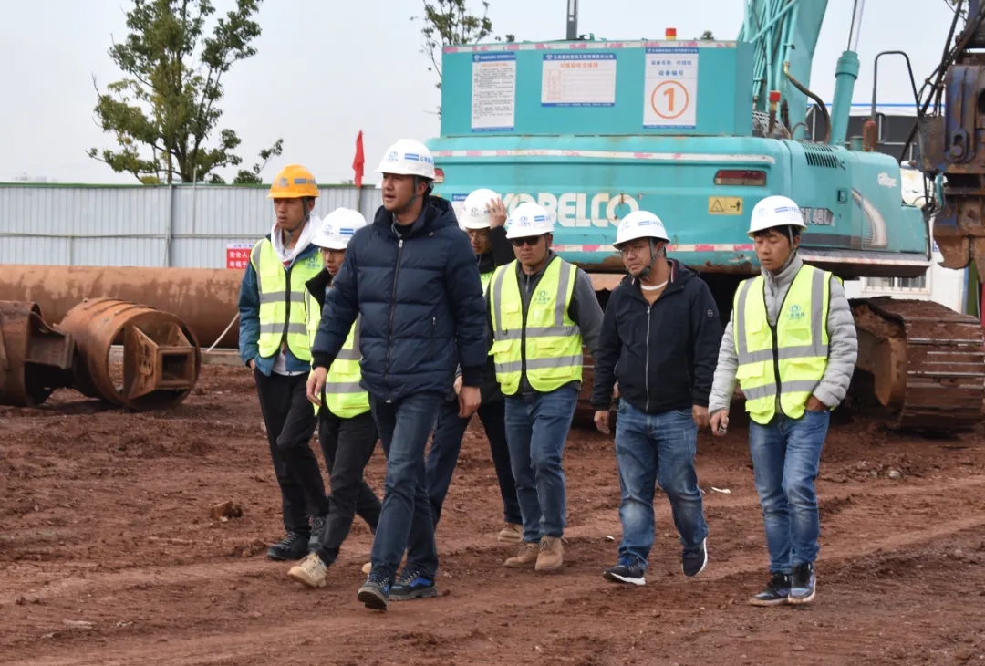 【我為群眾辦實(shí)事】公司領(lǐng)導(dǎo)到第十一直管部安寧財(cái)大建設(shè)項(xiàng)目調(diào)研檢查