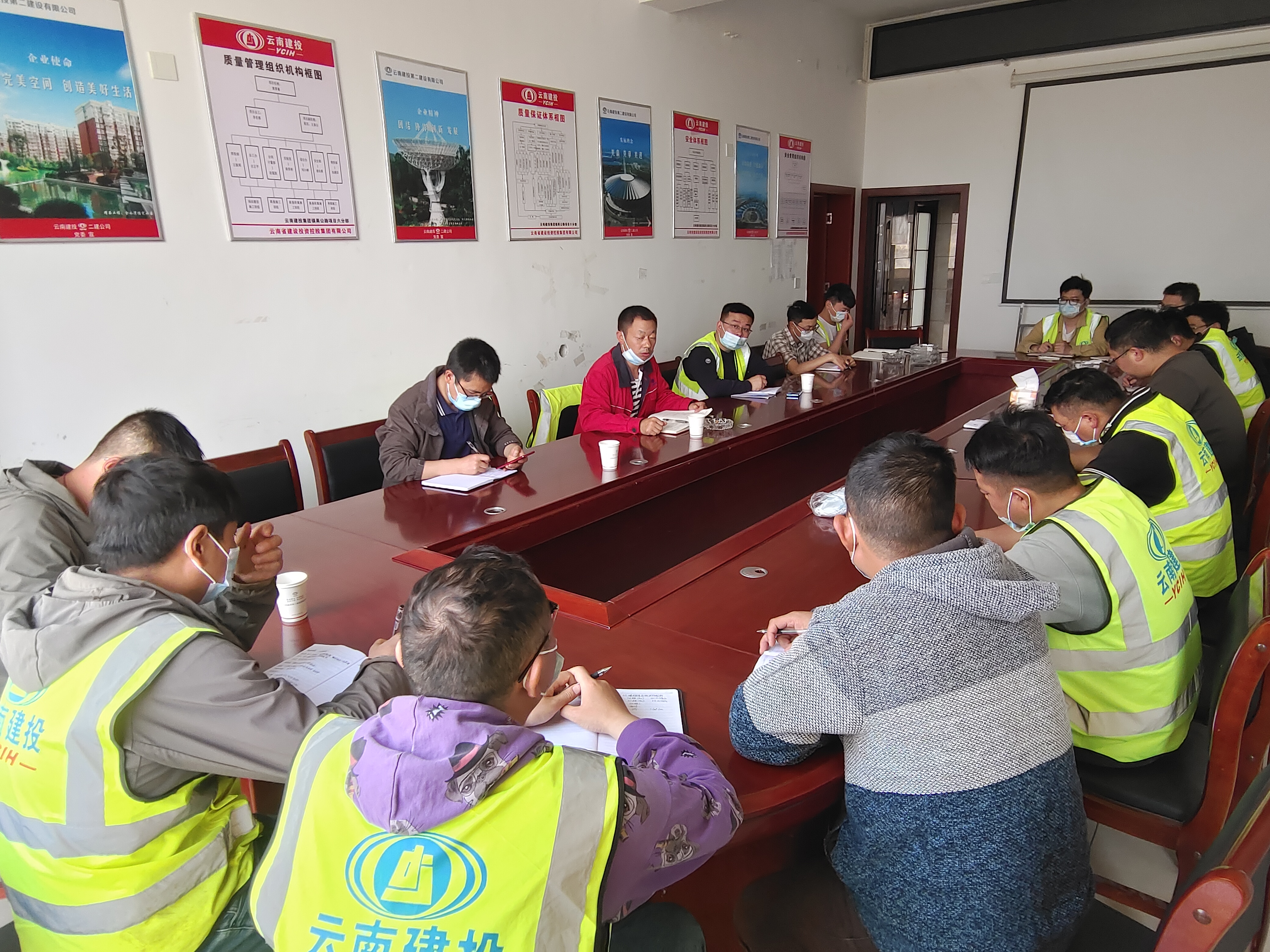 【我為群眾辦實事】公司擴大班子到路橋分公司鎮(zhèn)果高速六分部進行節(jié)后復(fù)工專項檢查