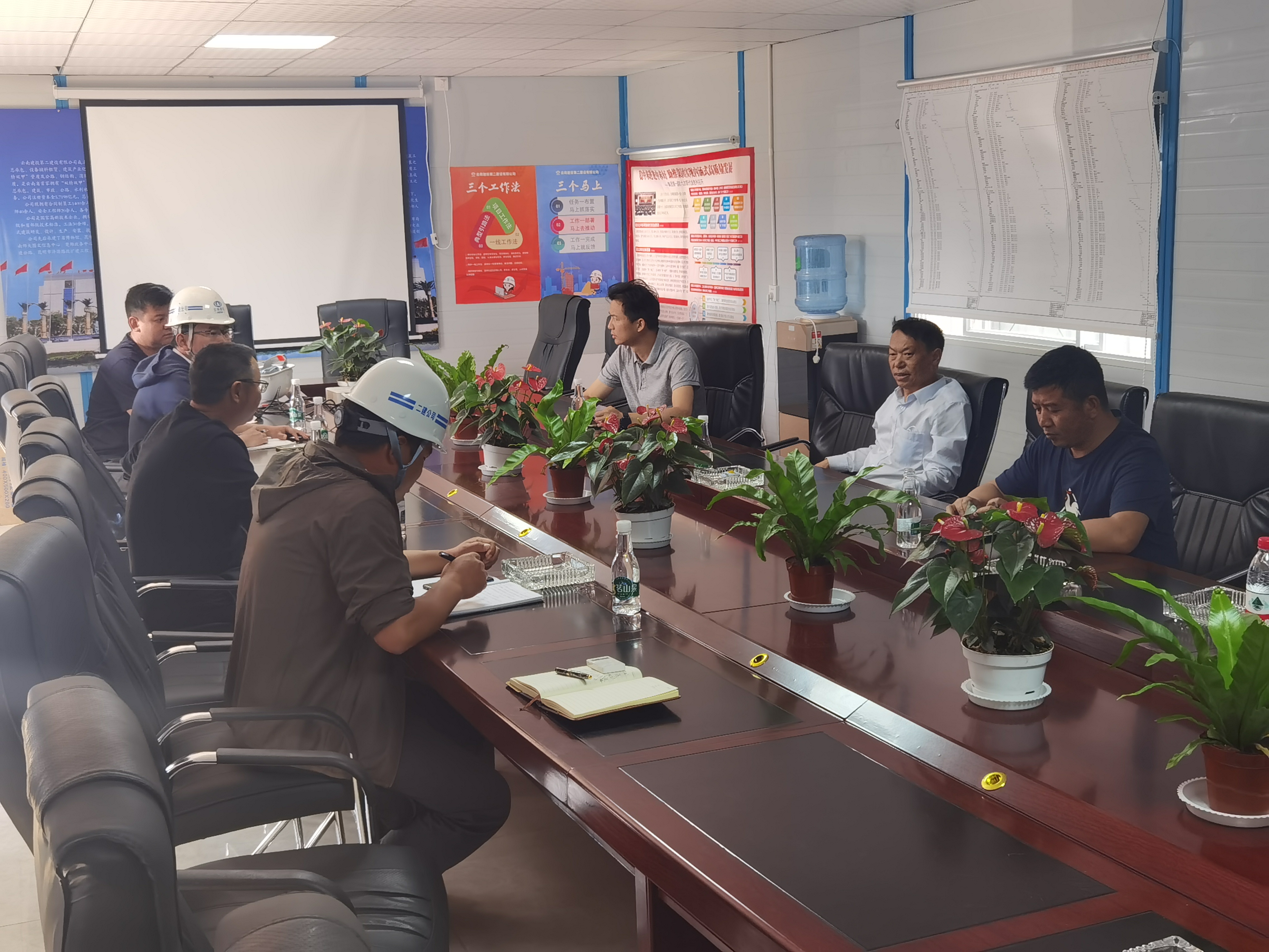 【貫徹一線工作法】陳定華調(diào)研昆明市盤龍區(qū)龍江片區(qū)配建小學建設(shè)項目