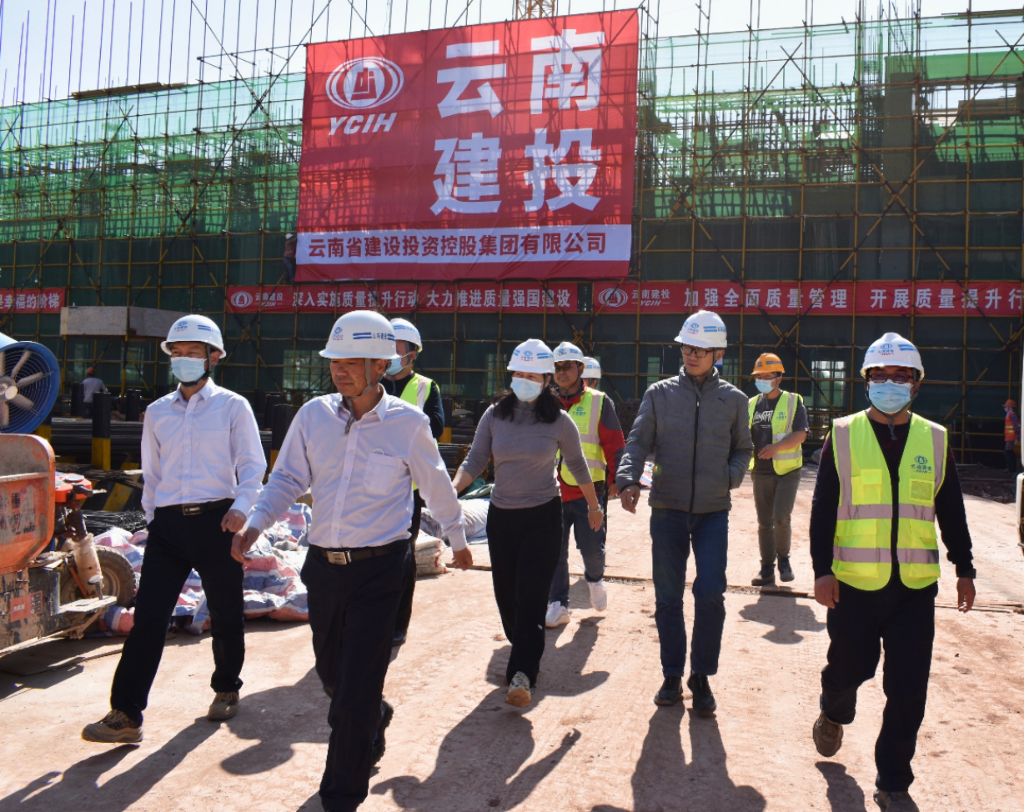 【貫徹一線工作法】陳定華、董學(xué)友一行調(diào)研檢查云南財經(jīng)大學(xué)安寧校區(qū)“新四棟”項目