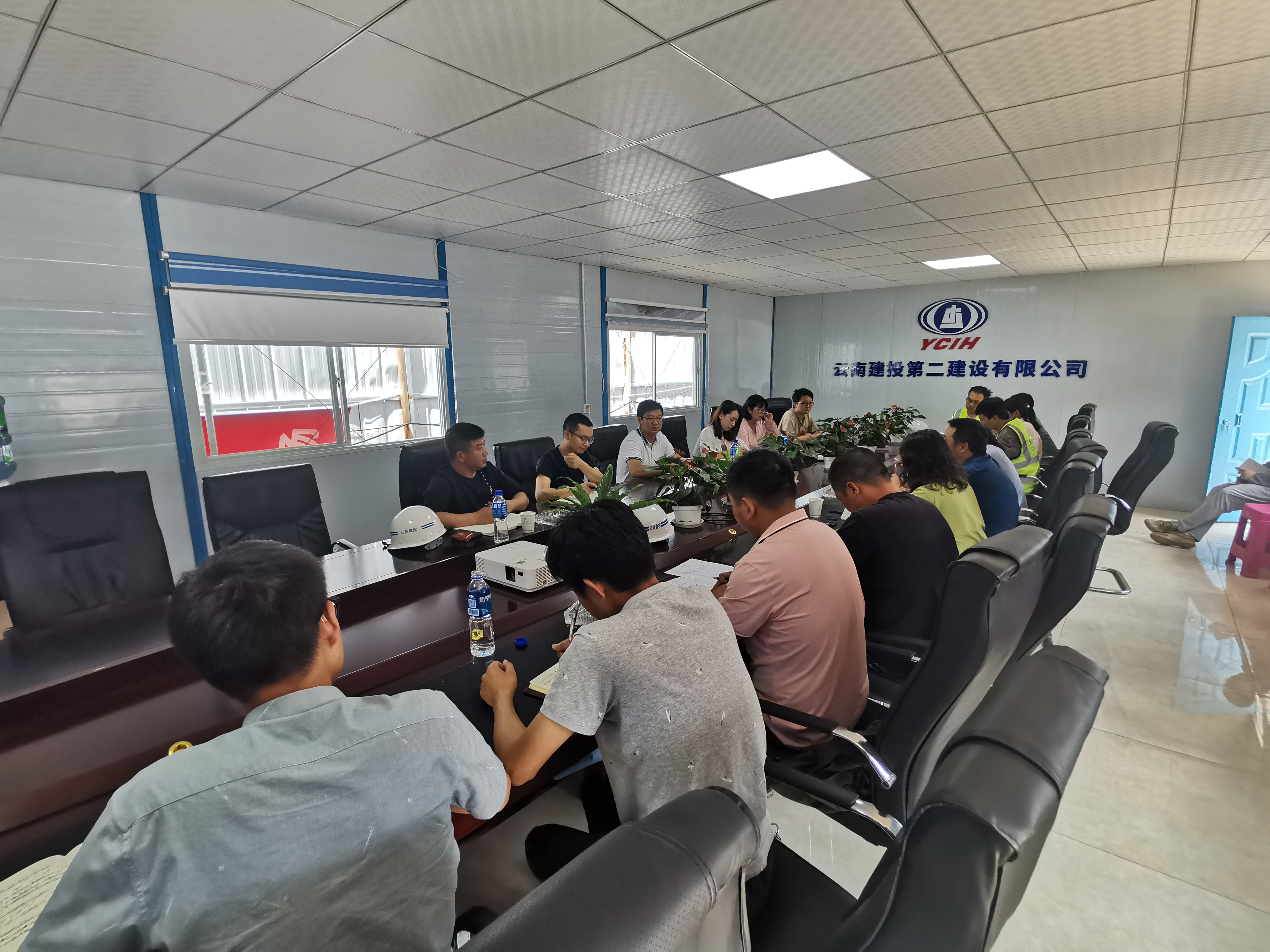 【貫徹一線工作法】萬向遵調(diào)研市政分公司盤龍區(qū)龍江片區(qū)配建小學(xué)建設(shè)項(xiàng)目