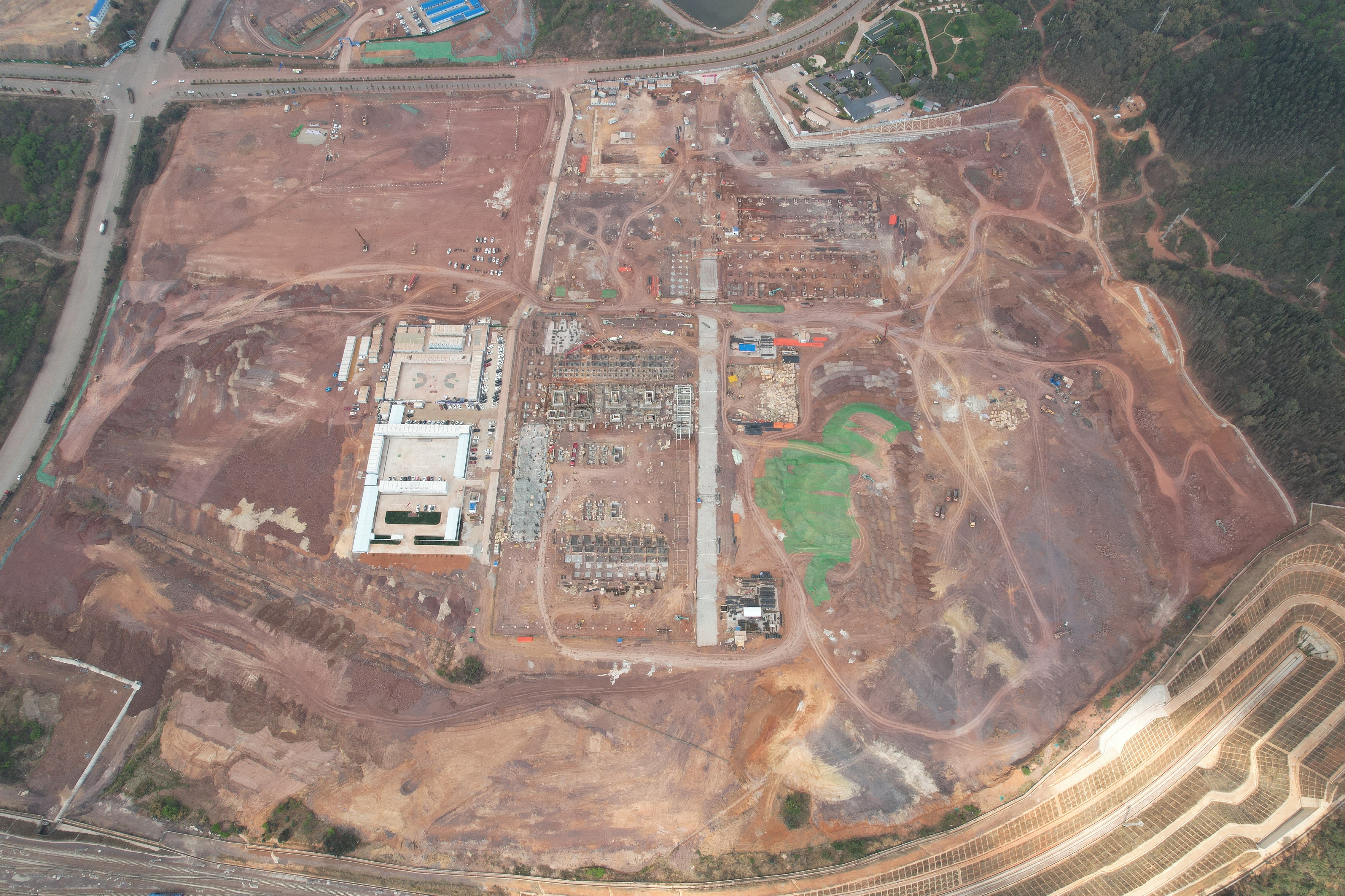 云南友天磷酸鐵鋰項(xiàng)目圓滿完成第一階段工作任務(wù)