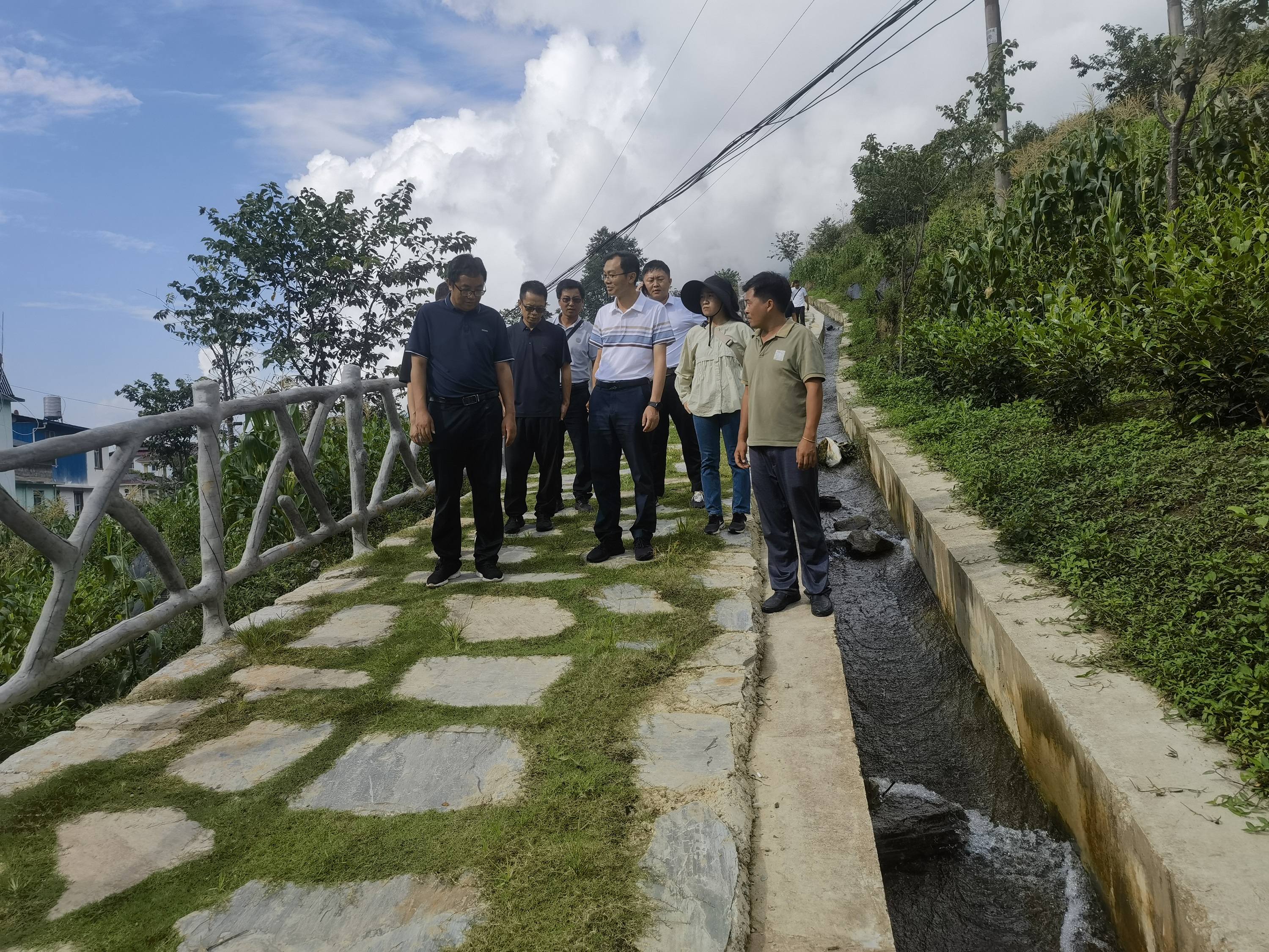 【公司要聞】福貢縣委書記楊智泉一行到鹿馬登鄉(xiāng)現(xiàn)代化邊境小康村項目調(diào)研