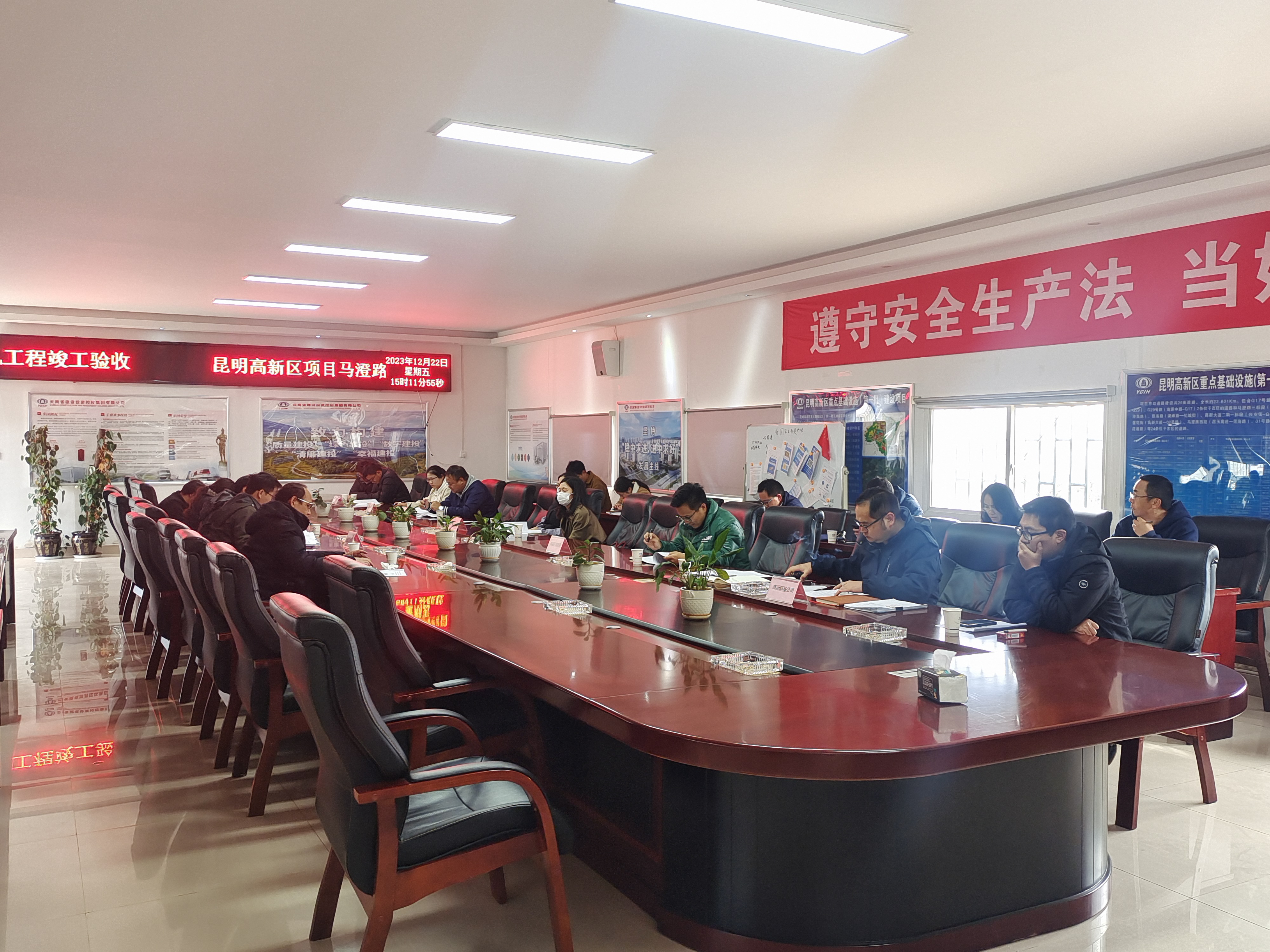 【項(xiàng)目動(dòng)態(tài)】昆明高新區(qū)重點(diǎn)基礎(chǔ)設(shè)施（第一批）建設(shè)項(xiàng)目馬澄路(15號(hào)路至呈澄高速）小營交叉口景觀工程順利通過竣工驗(yàn)收